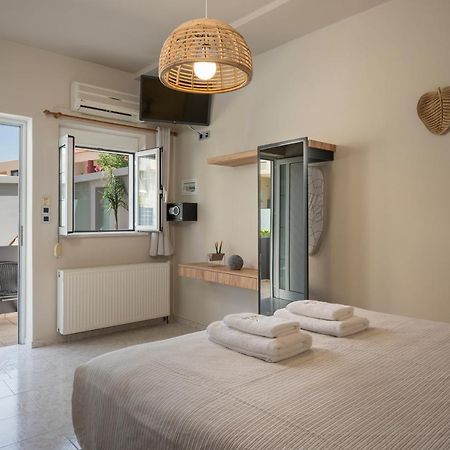 Sun Ray Studios Agia Marina  Exterior photo